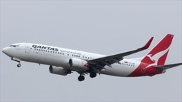 Máy bay Qantas chở hàng trăm người hỏng động cơ giữa trời